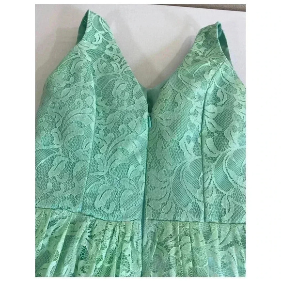 Mint Green Lace A-line Dress, Size Small w/ removable Sash & Built in Bra - Picture 9 of 11